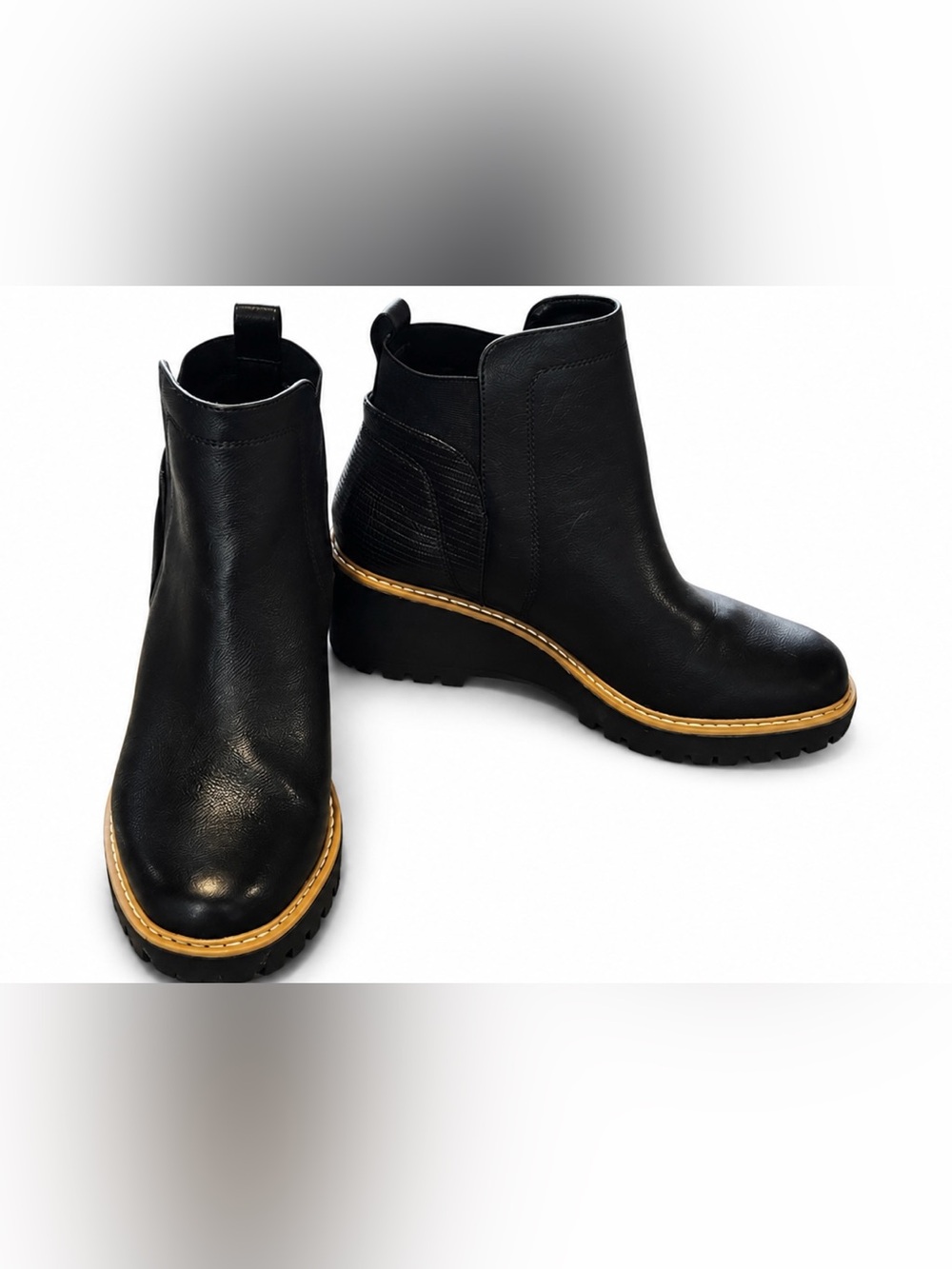 DV by Dolce Vita Rango Black Vegan Leather Wedge Chelsea Boots Women’s Size 9